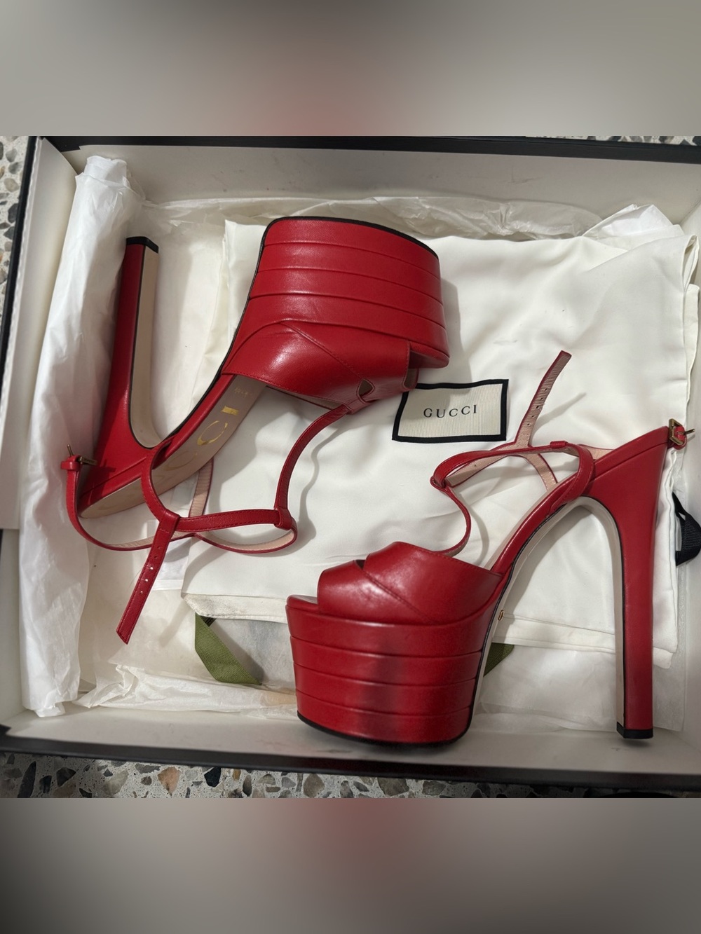 Gucci Red Leather Platform T-Strap Sandals - Picture 4 of 5